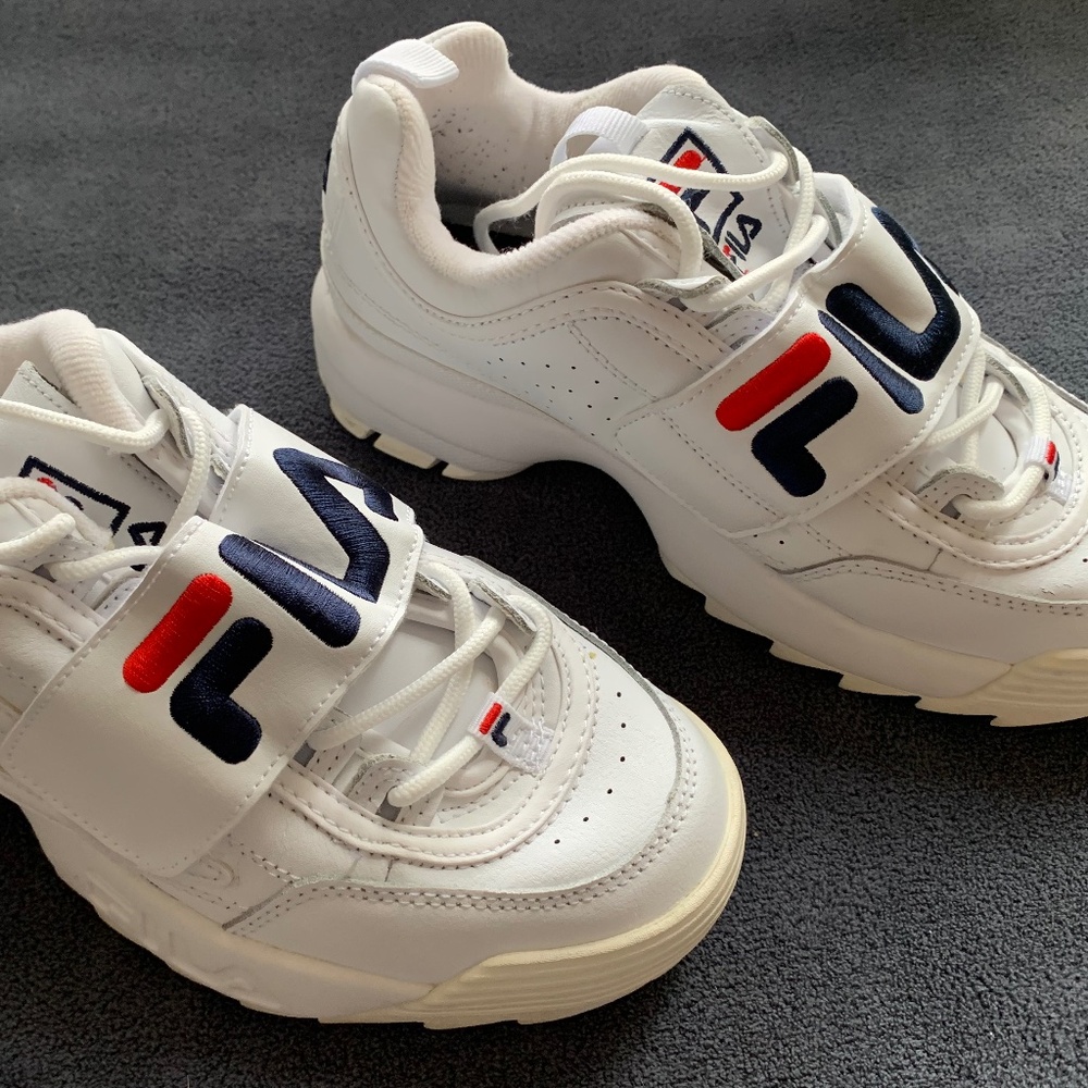 Fila Disruptor II Premium Strap Sneakers – White/Navy/Red – Women’s 7.5